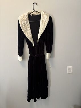 Christian Dior Loungewear Kimono Robe Black White Gold Velvet Size M Vintage